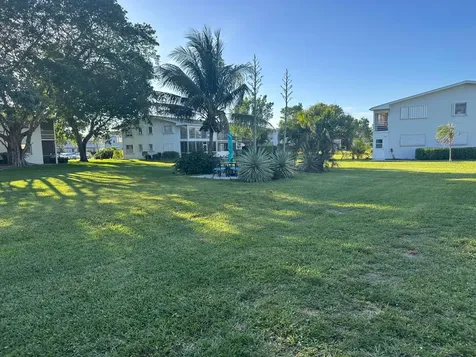 81 Farnham D Deerfield Beach FL 33442