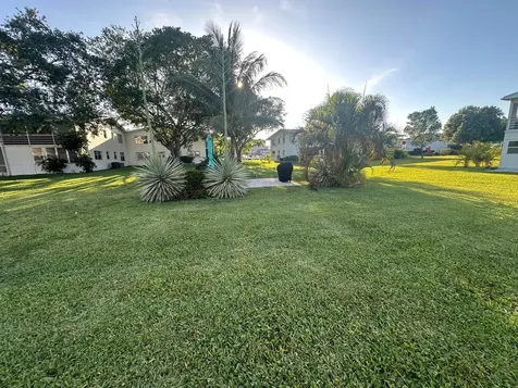 81 Farnham D Deerfield Beach FL 33442