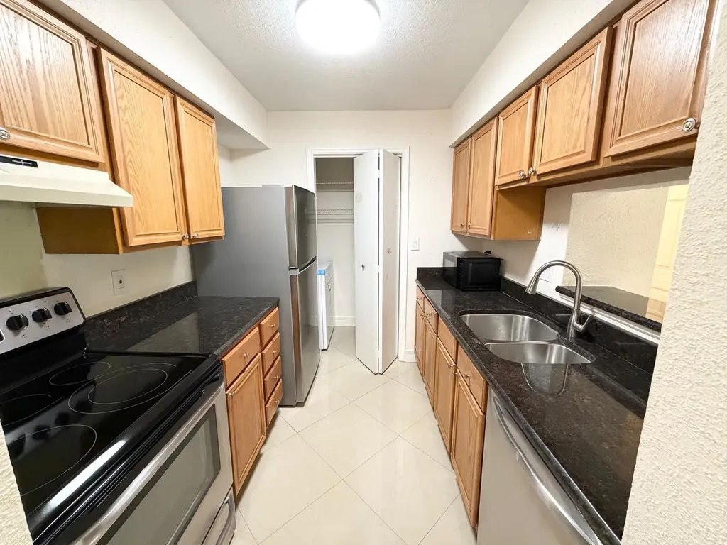 755 Riverside Drive Coral Springs FL 33071