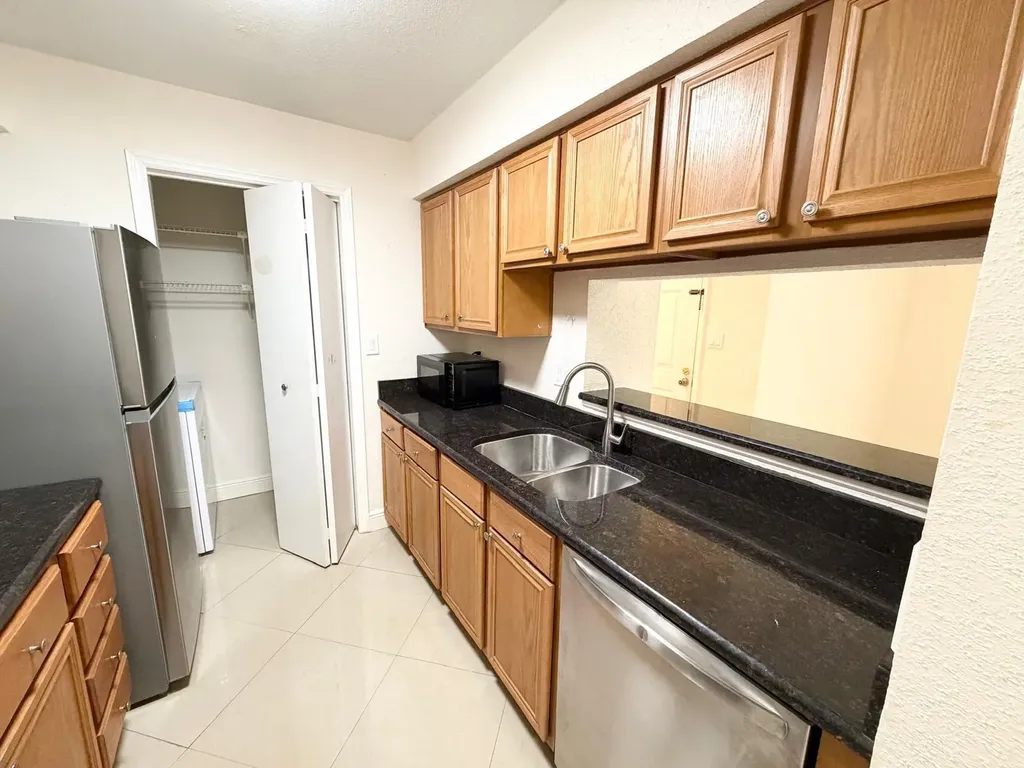 755 Riverside Drive Coral Springs FL 33071