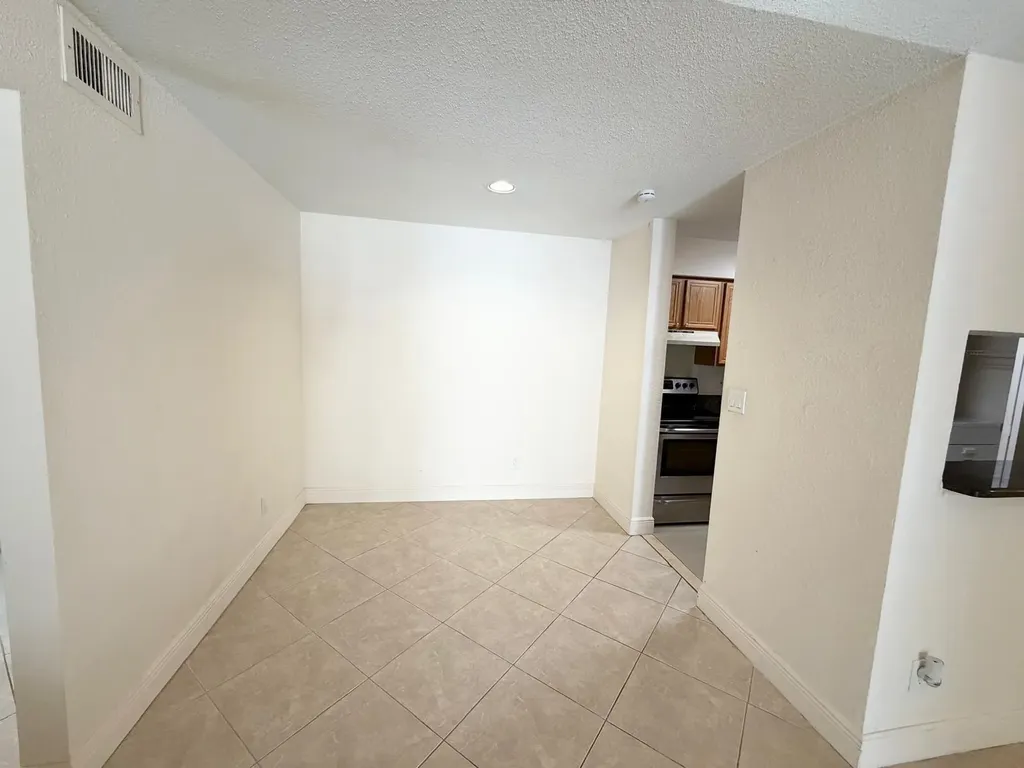 755 Riverside Drive Coral Springs FL 33071