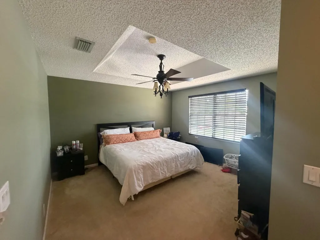 6718 Duval Avenue West Palm Beach FL 33411