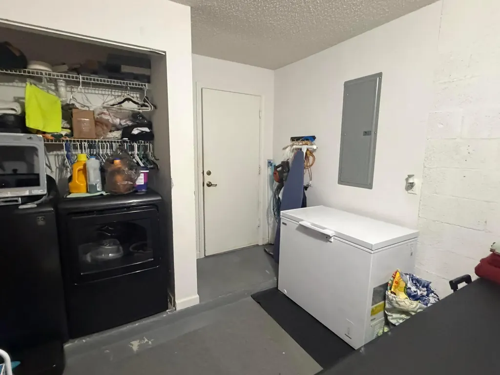 6718 Duval Avenue West Palm Beach FL 33411