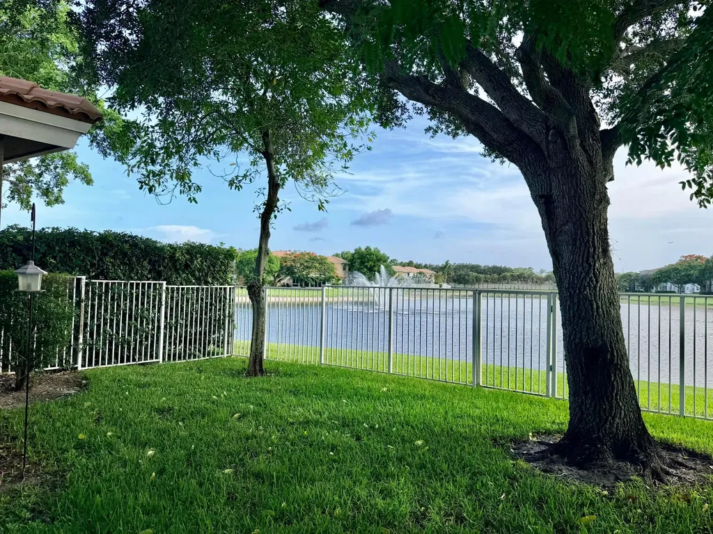 6718 Duval Avenue West Palm Beach FL 33411