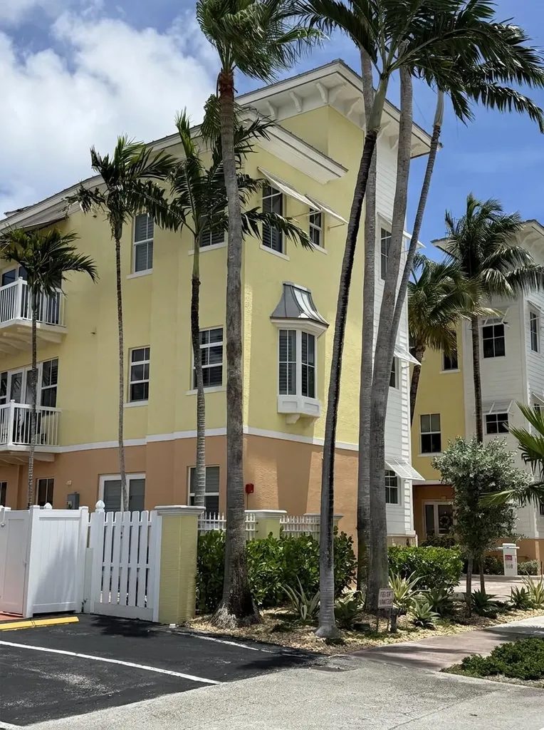 4332 Seagrape Drive Lauderdale By The Sea FL 33308