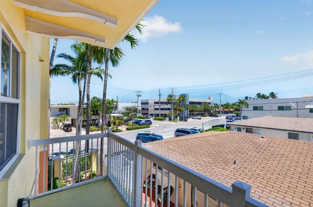 4332 Seagrape Drive Lauderdale By The Sea FL 33308