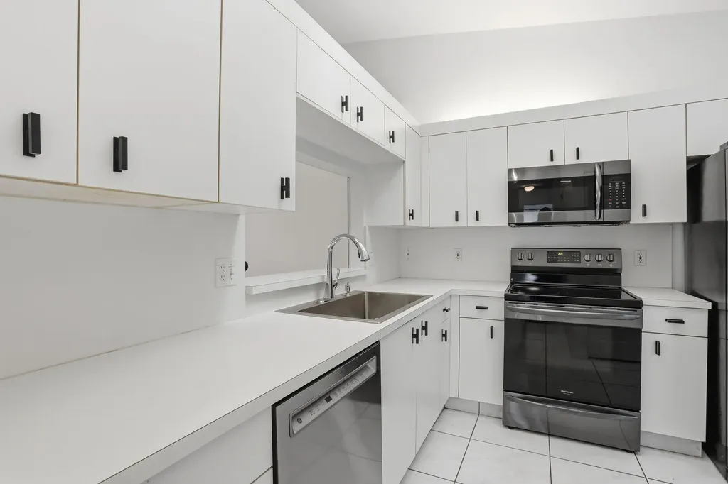 18 Sausalito Drive Boynton Beach FL 33436