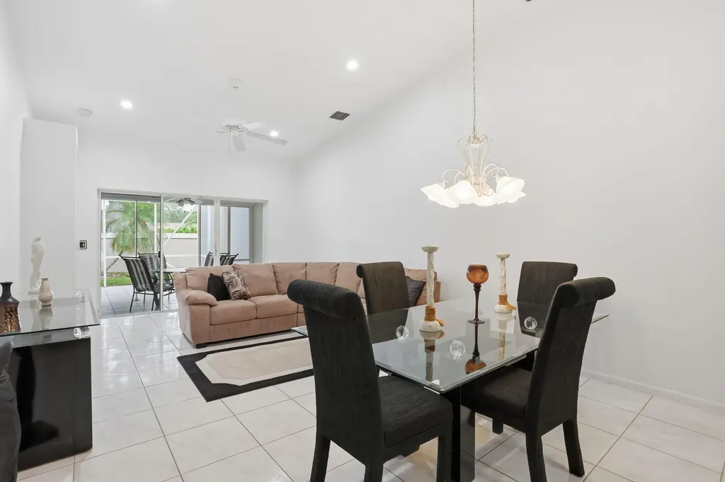 18 Sausalito Drive Boynton Beach FL 33436