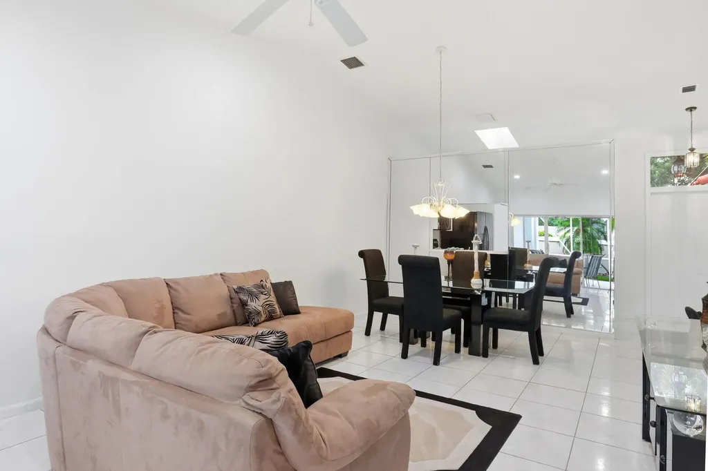 18 Sausalito Drive Boynton Beach FL 33436