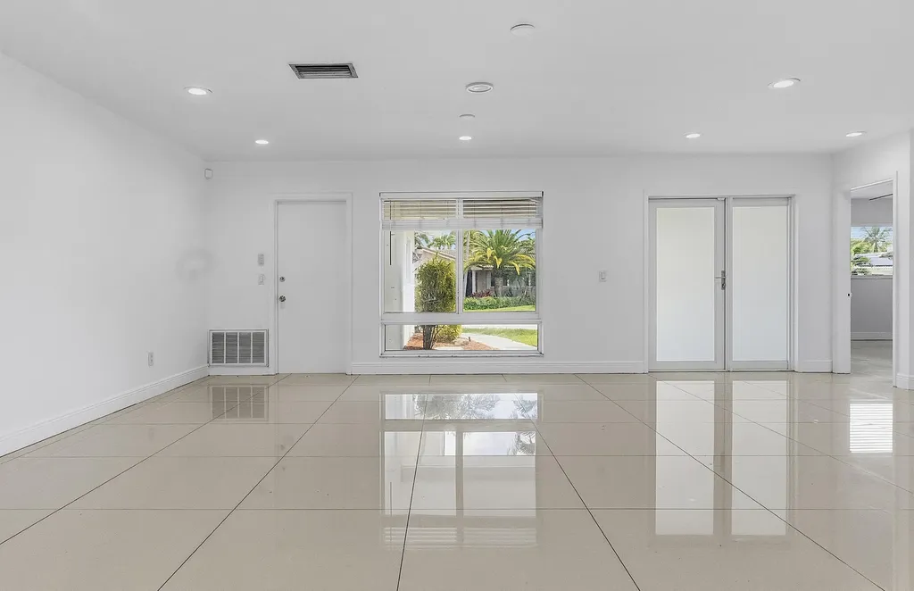 2910 NE 40th Court Lighthouse Point FL 33064