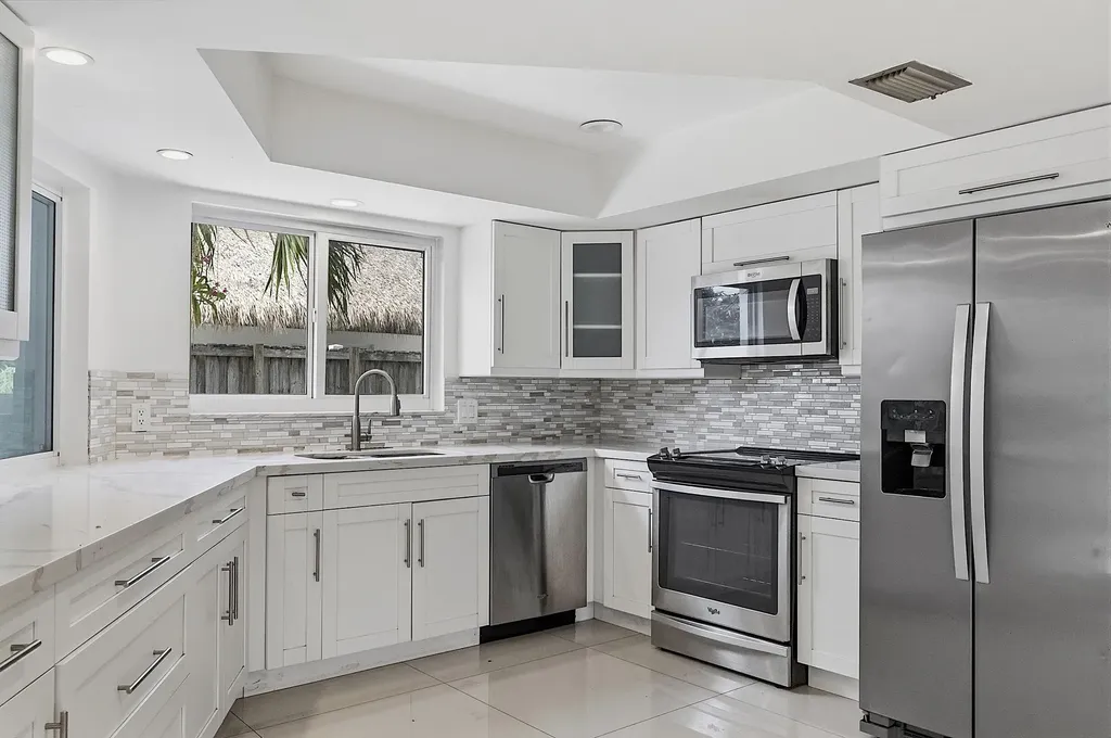 2910 NE 40th Court Lighthouse Point FL 33064