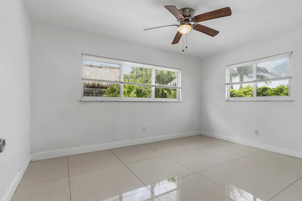 2910 NE 40th Court Lighthouse Point FL 33064
