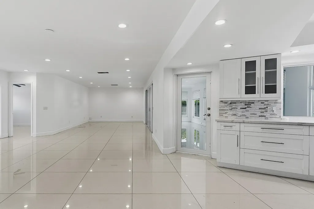 2910 NE 40th Court Lighthouse Point FL 33064