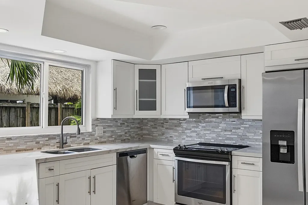 2910 NE 40th Court Lighthouse Point FL 33064