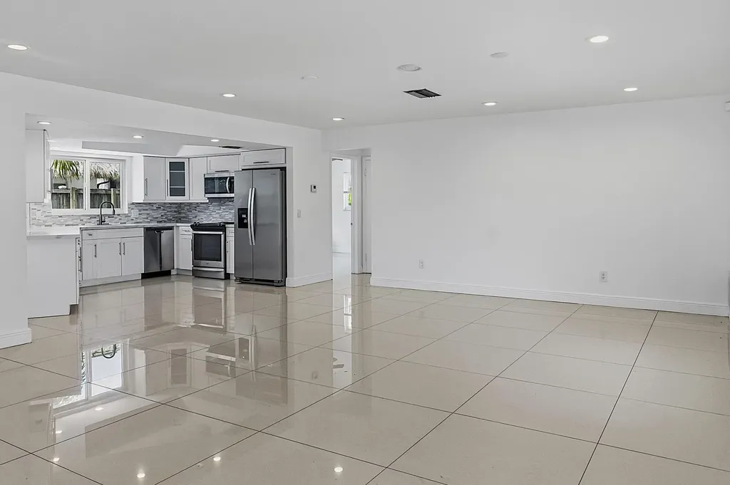 2910 NE 40th Court Lighthouse Point FL 33064