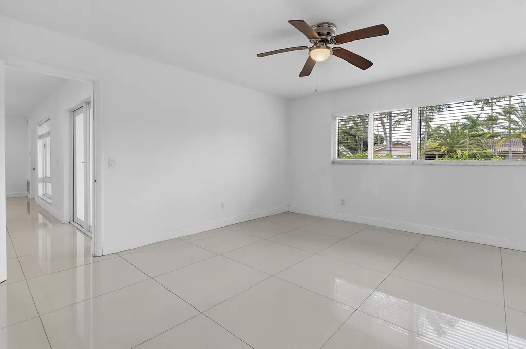 2910 NE 40th Court Lighthouse Point FL 33064