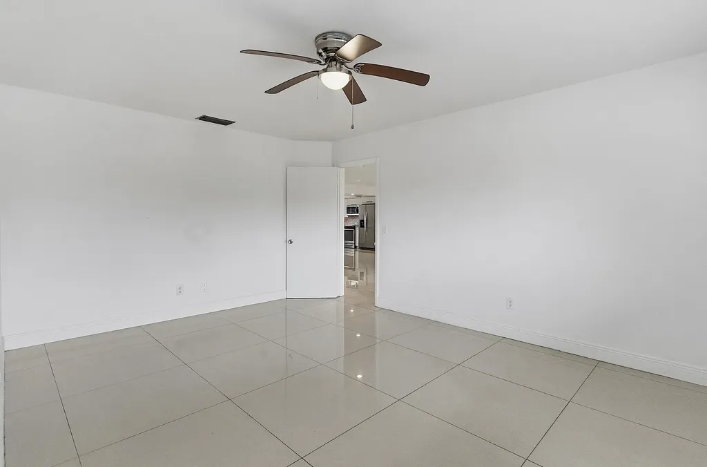 2910 NE 40th Court Lighthouse Point FL 33064