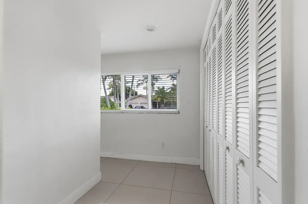 2910 NE 40th Court Lighthouse Point FL 33064