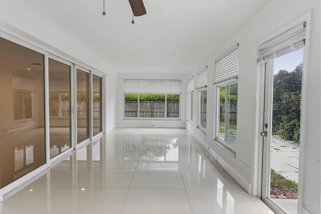 2910 NE 40th Court Lighthouse Point FL 33064