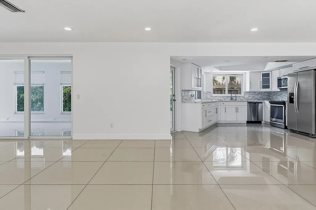2910 NE 40th Court Lighthouse Point FL 33064