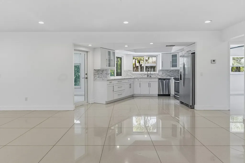 2910 NE 40th Court Lighthouse Point FL 33064