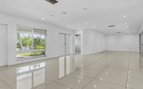 2910 NE 40th Court Lighthouse Point FL 33064