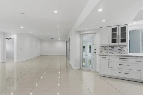 2910 NE 40th Court Lighthouse Point FL 33064