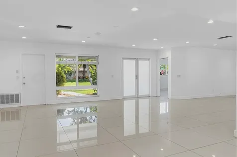 2910 NE 40th Court Lighthouse Point FL 33064