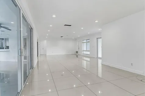 2910 NE 40th Court Lighthouse Point FL 33064