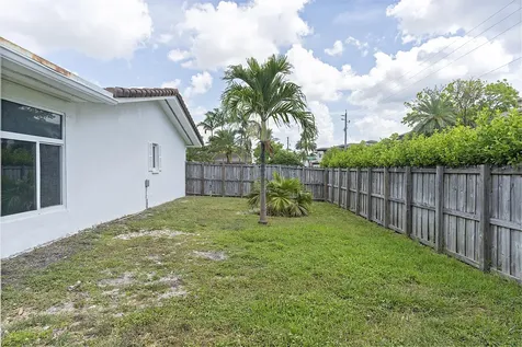 2910 NE 40th Court Lighthouse Point FL 33064