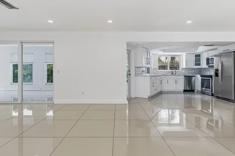 2910 NE 40th Court Lighthouse Point FL 33064