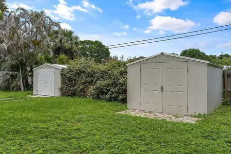 926 37th Avenue Vero Beach FL 32960