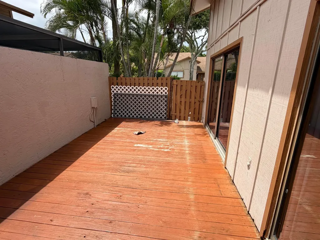 2400 SW 19th Avenue Boynton Beach FL 33426