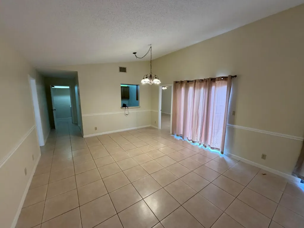 2400 SW 19th Avenue Boynton Beach FL 33426