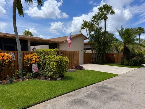 2400 SW 19th Avenue Boynton Beach FL 33426