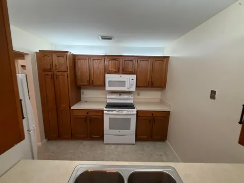 2400 SW 19th Avenue Boynton Beach FL 33426