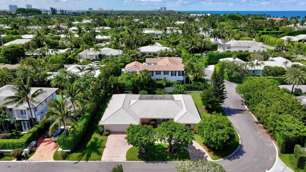 217 Plantation Road Palm Beach FL 33480
