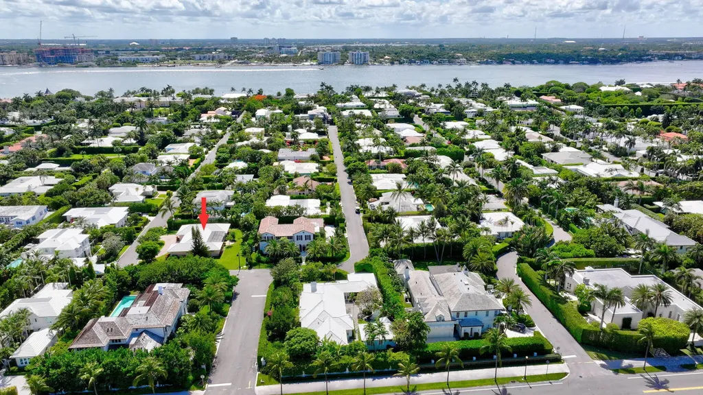 217 Plantation Road Palm Beach FL 33480