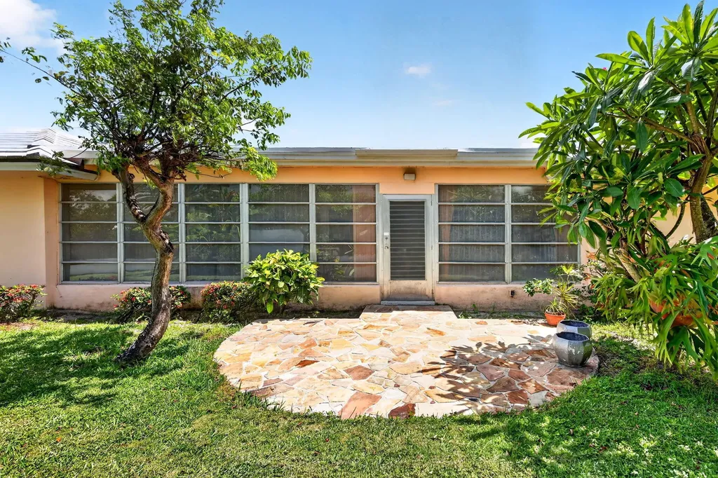 217 Plantation Road Palm Beach FL 33480