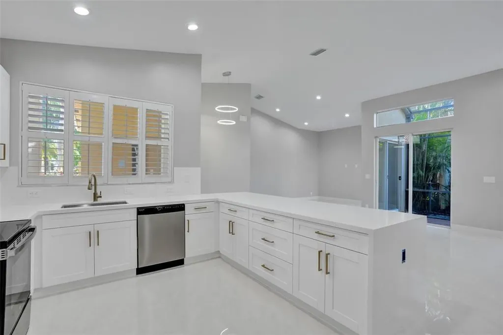 5885 NW 121st Terrace Coral Springs FL 33076