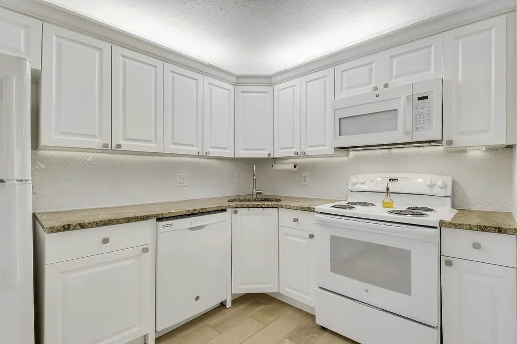 507 Shady Pine Way Greenacres FL 33415