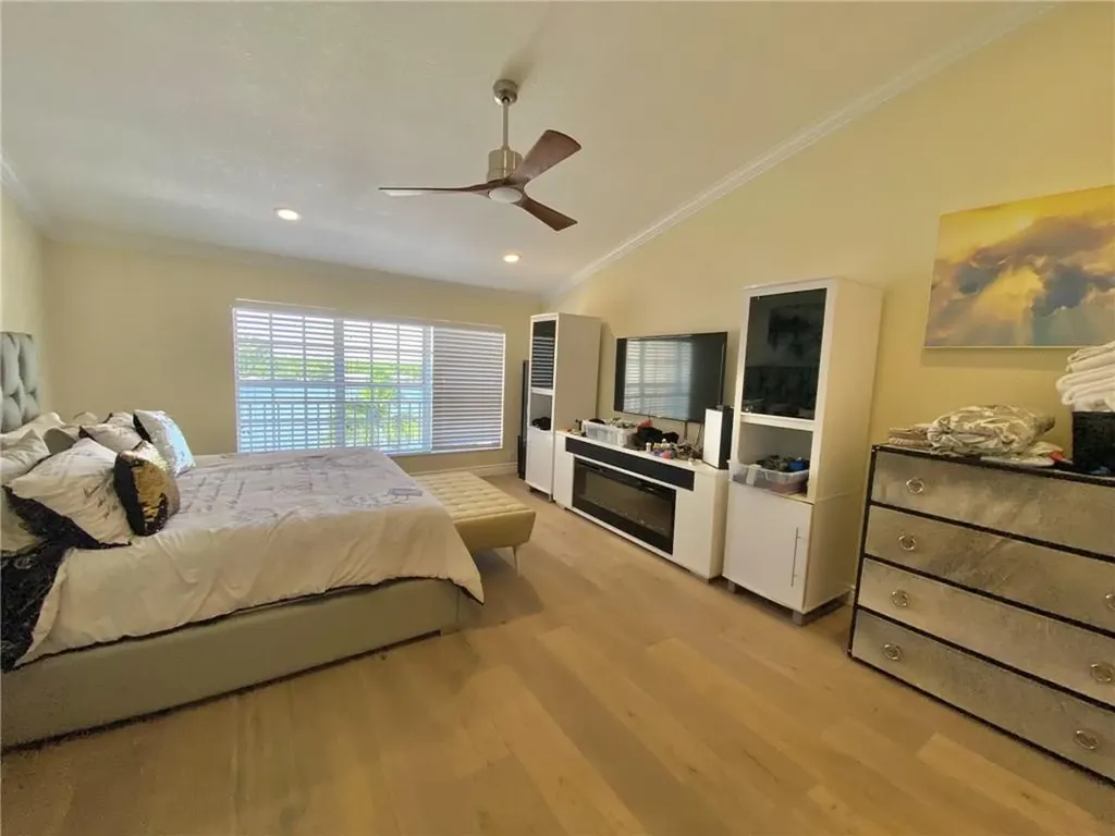4230 N Ocean Drive Hollywood FL 33019