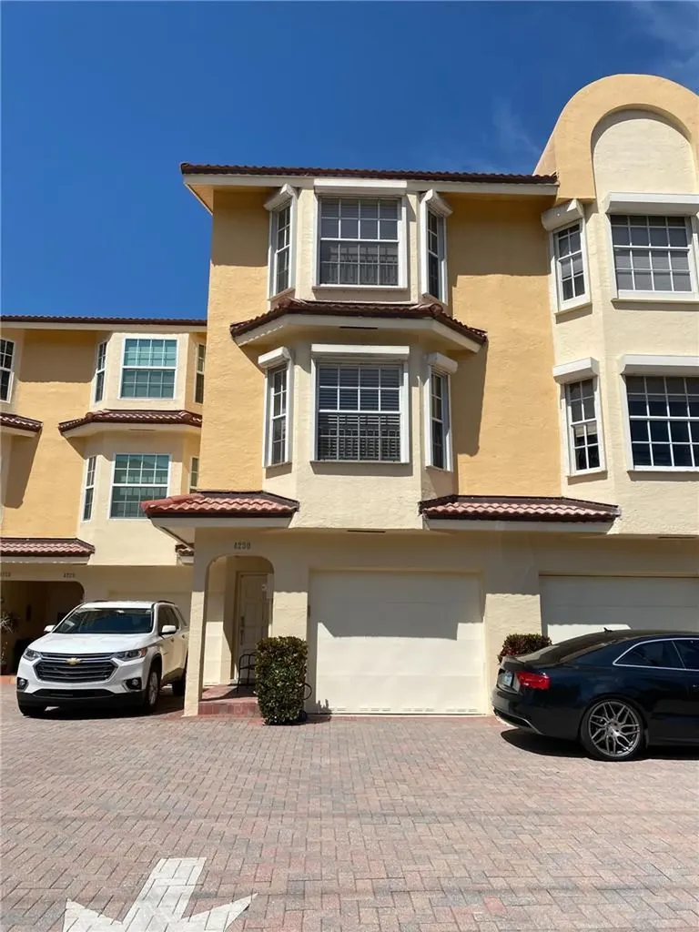 4230 N Ocean Drive Hollywood FL 33019