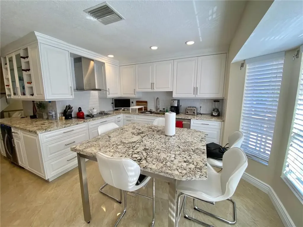 4230 N Ocean Drive Hollywood FL 33019