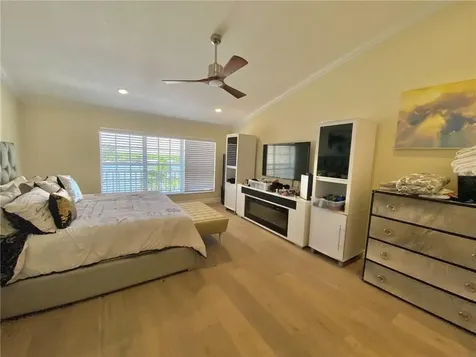 4230 N Ocean Drive Hollywood FL 33019