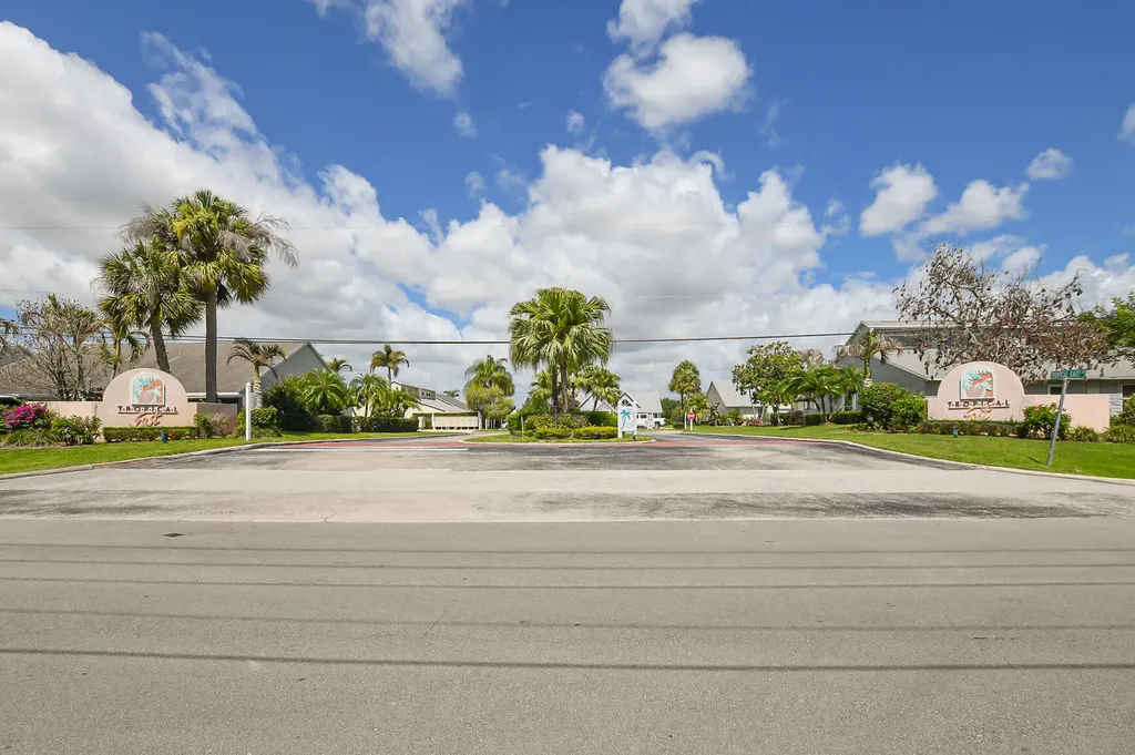 2640 SE Tropical East Circle Port St Lucie FL 34952