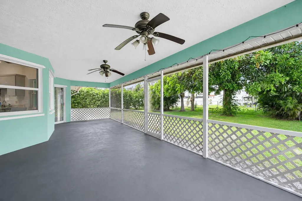 2265 SE Carnation Avenue Port St Lucie FL 34952