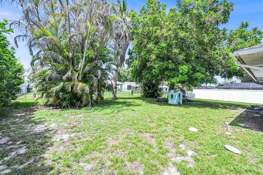 2265 SE Carnation Avenue Port St Lucie FL 34952