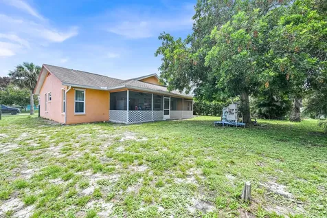 2265 SE Carnation Avenue Port St Lucie FL 34952