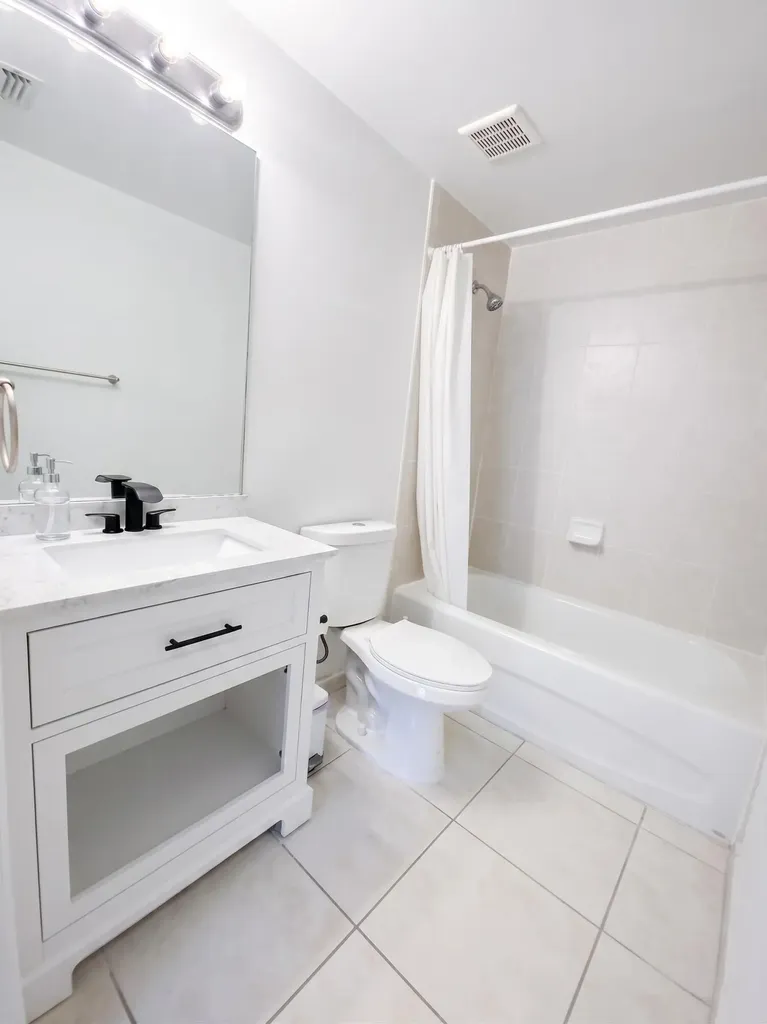 7240 NW 114th Avenue Doral FL 33178